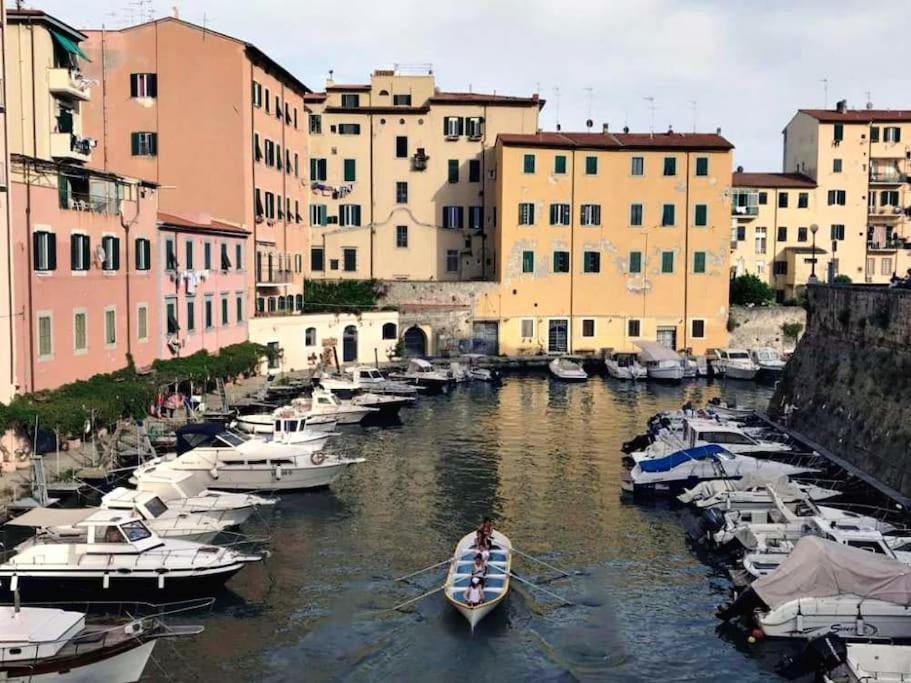 Casa Vacanze Completa Di Tutto E Anche Di Piu Livorno Bagian luar foto