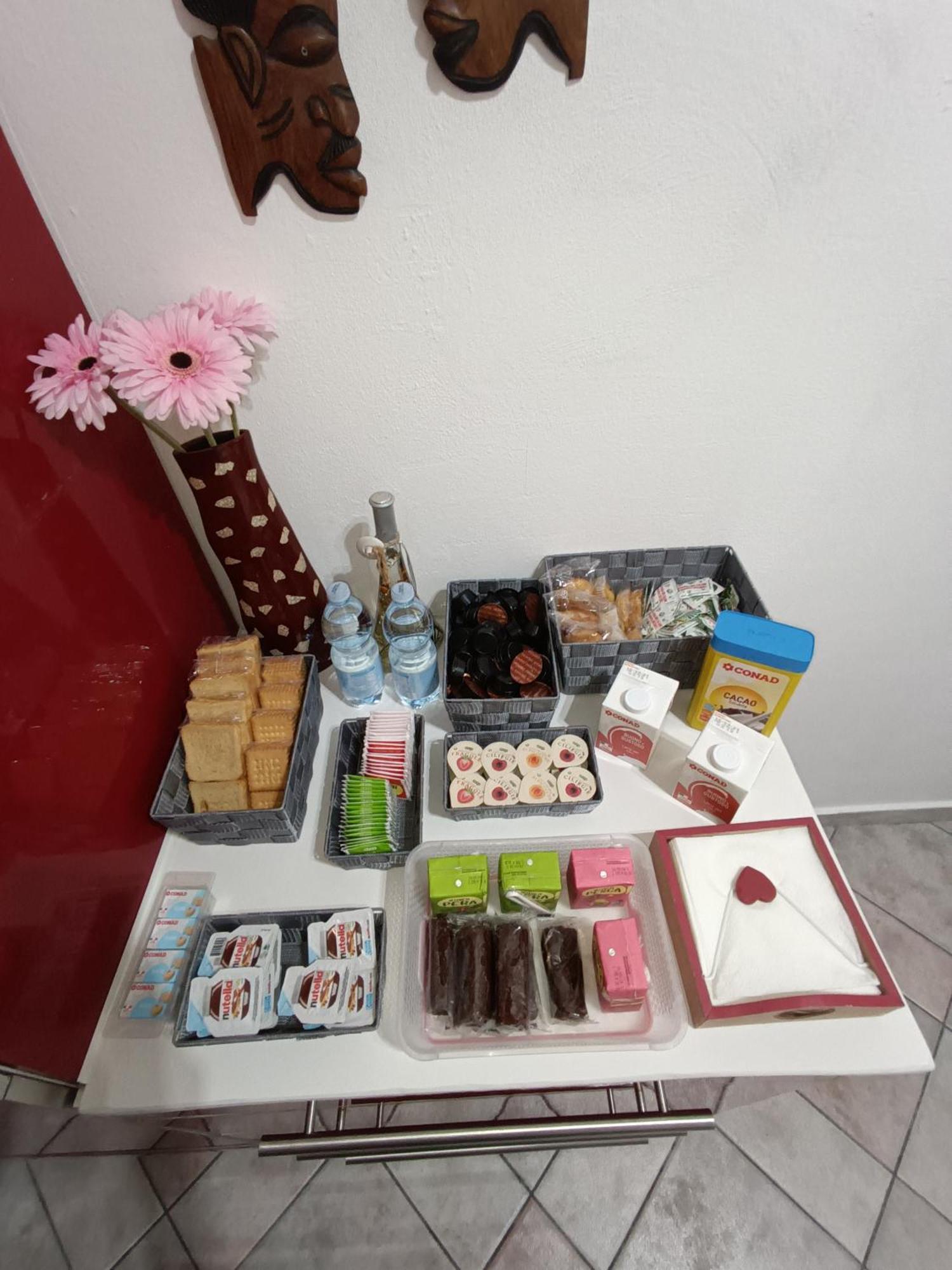 Casa Vacanze Completa Di Tutto E Anche Di Piu Livorno Bagian luar foto